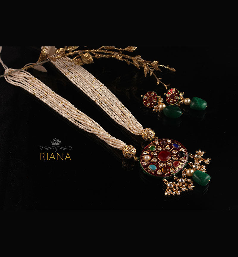 Multi layered beads string with ethnic pendant