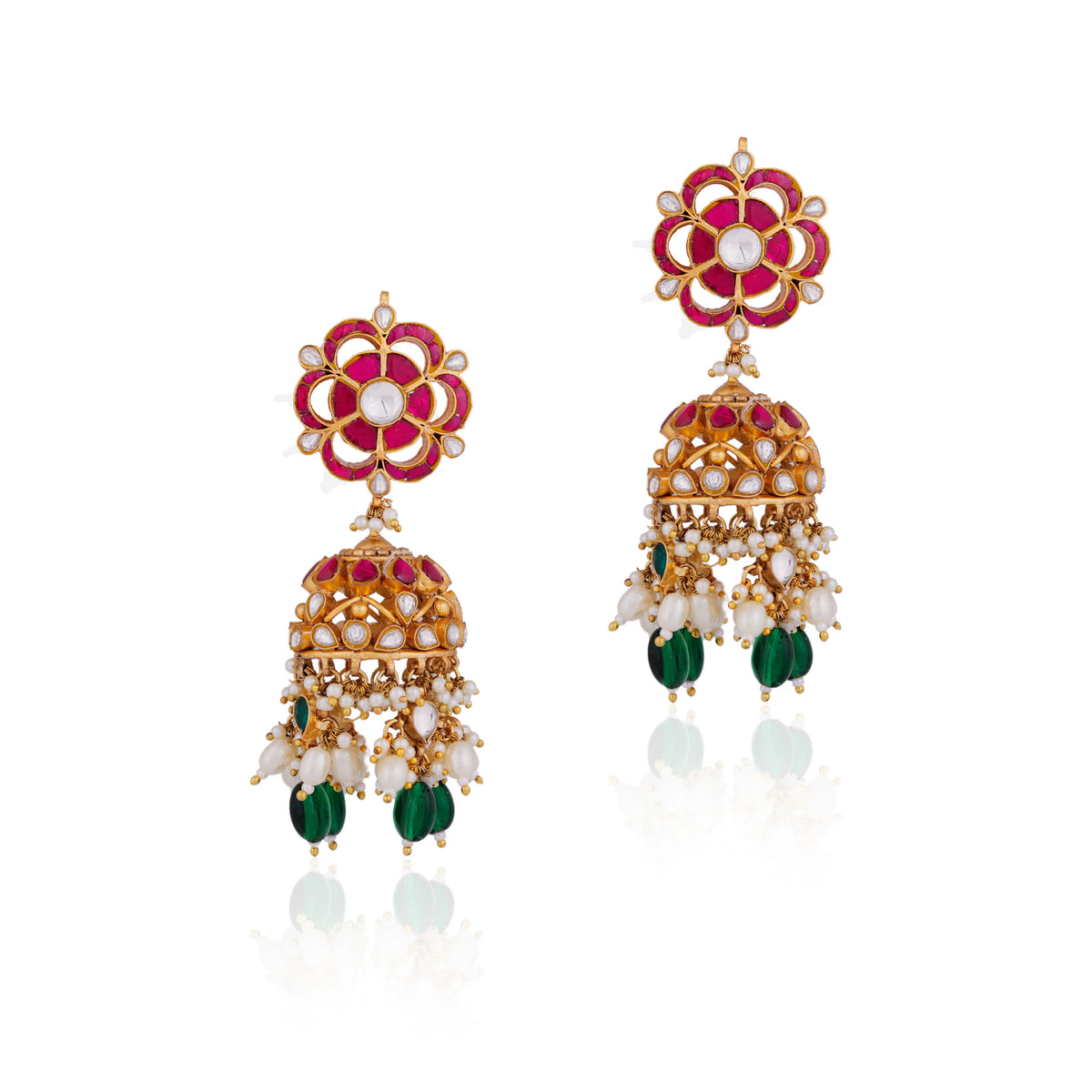 Traditional choker necklace with a touch of emerald and ruby stones