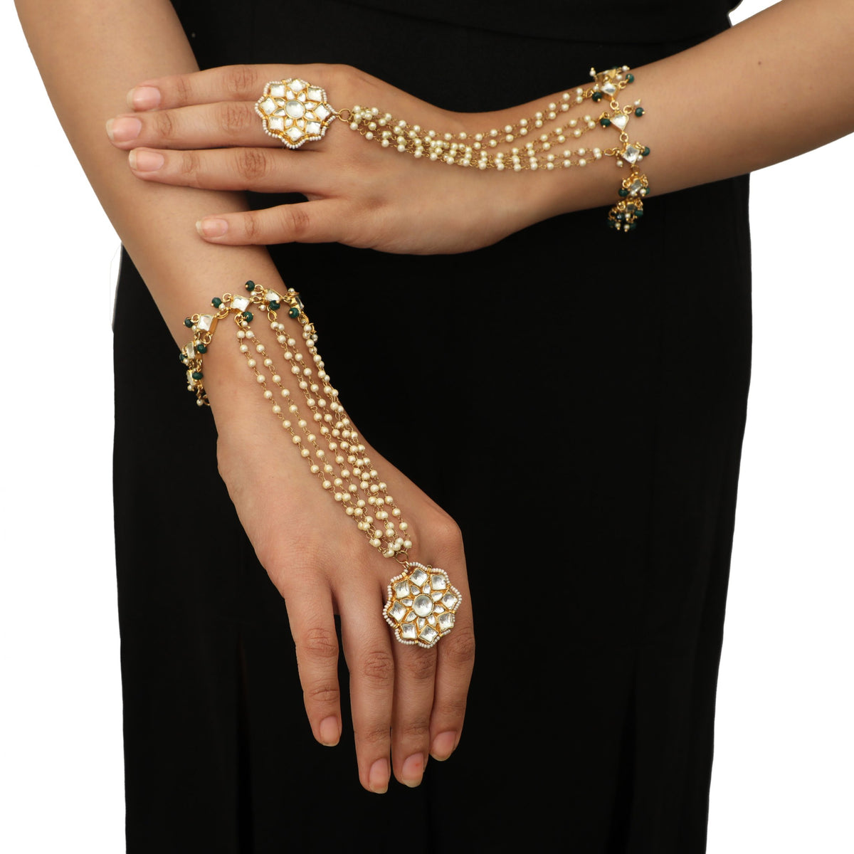  FLOWER RING HATHFUL WITH PEARL STRINGS(PAIR)