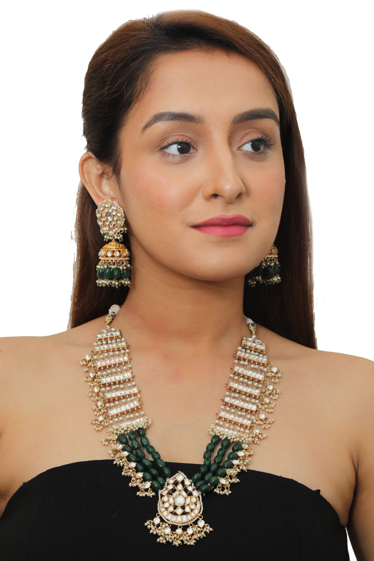 LONG NECKLACE SET WITH GREEN BEADS AND WHITE JADTAR STONE