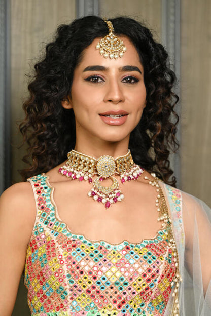 Jadtar Worked Classy Maangtikka With Pearls