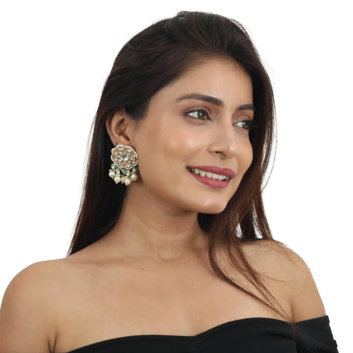White And Light Green Choker Set With Pearls
