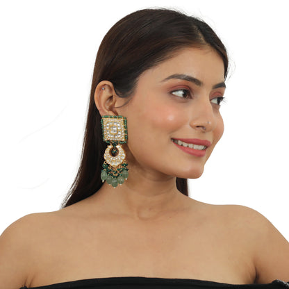 Geomatrical Necklace Set With Earings In Emerald And Sea Green Beads