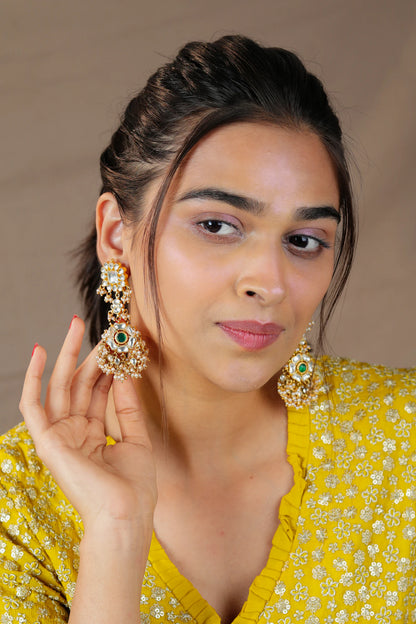 Trendy Bridal necklace set/22kt gold plated necklace with white hangings
