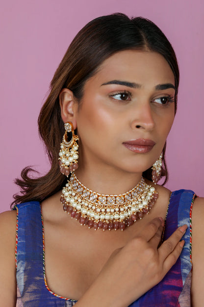 Gold finish beaded choker set with pearl