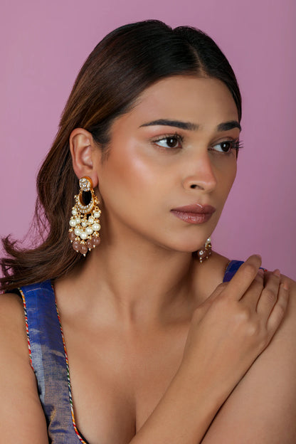 Gold finish beaded choker set with pearl