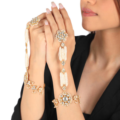 Stunning Bridal Accessory Combining Silver Floral Jadau Design With Pearl String For A Touch Of Sophistication ( Pair)