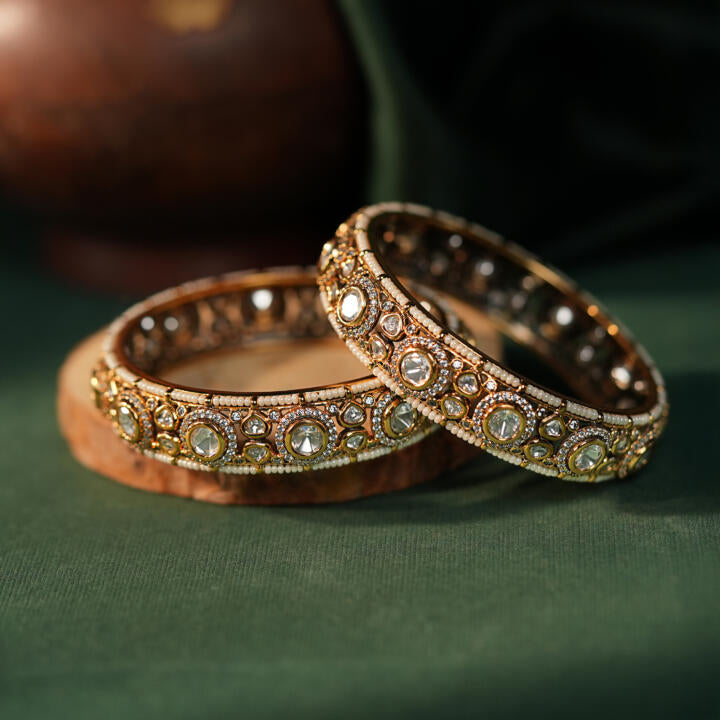 White jadtar stone bangle for women(single pc)