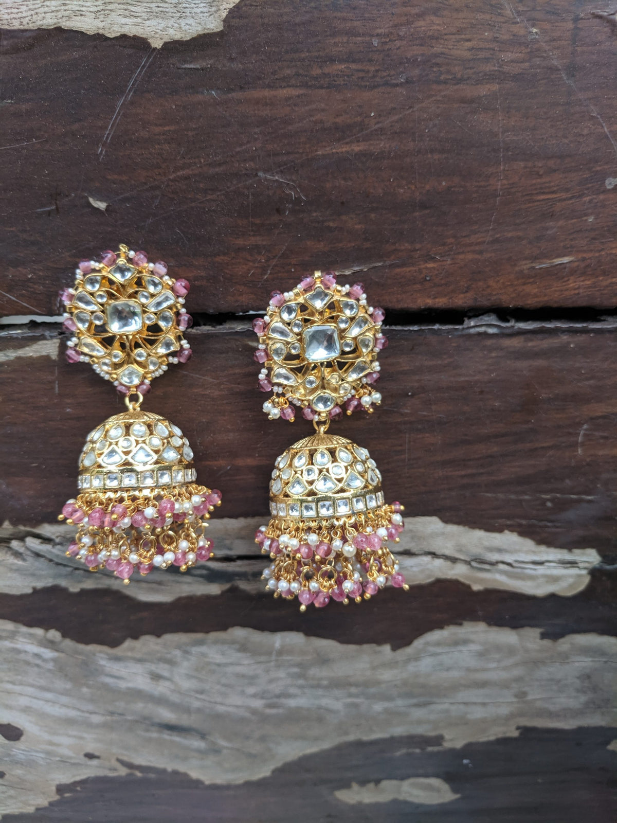 WHITE SMALL JADTAR STONE JHUMKI WITH LIGHT PINK HANGINGS