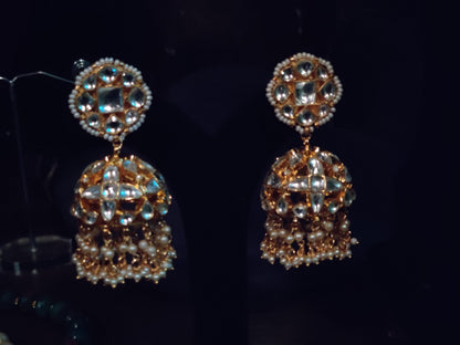 WHITE JADTAR STONE  CHOKER SET IN PEARL WITH JHUMKI