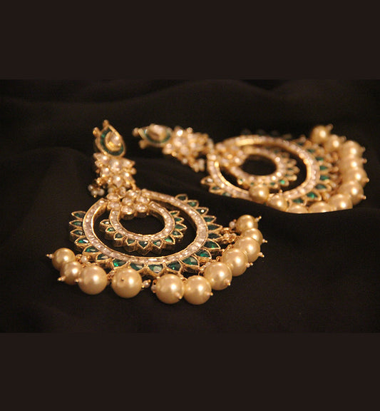 Emerald Chaand Baalis
