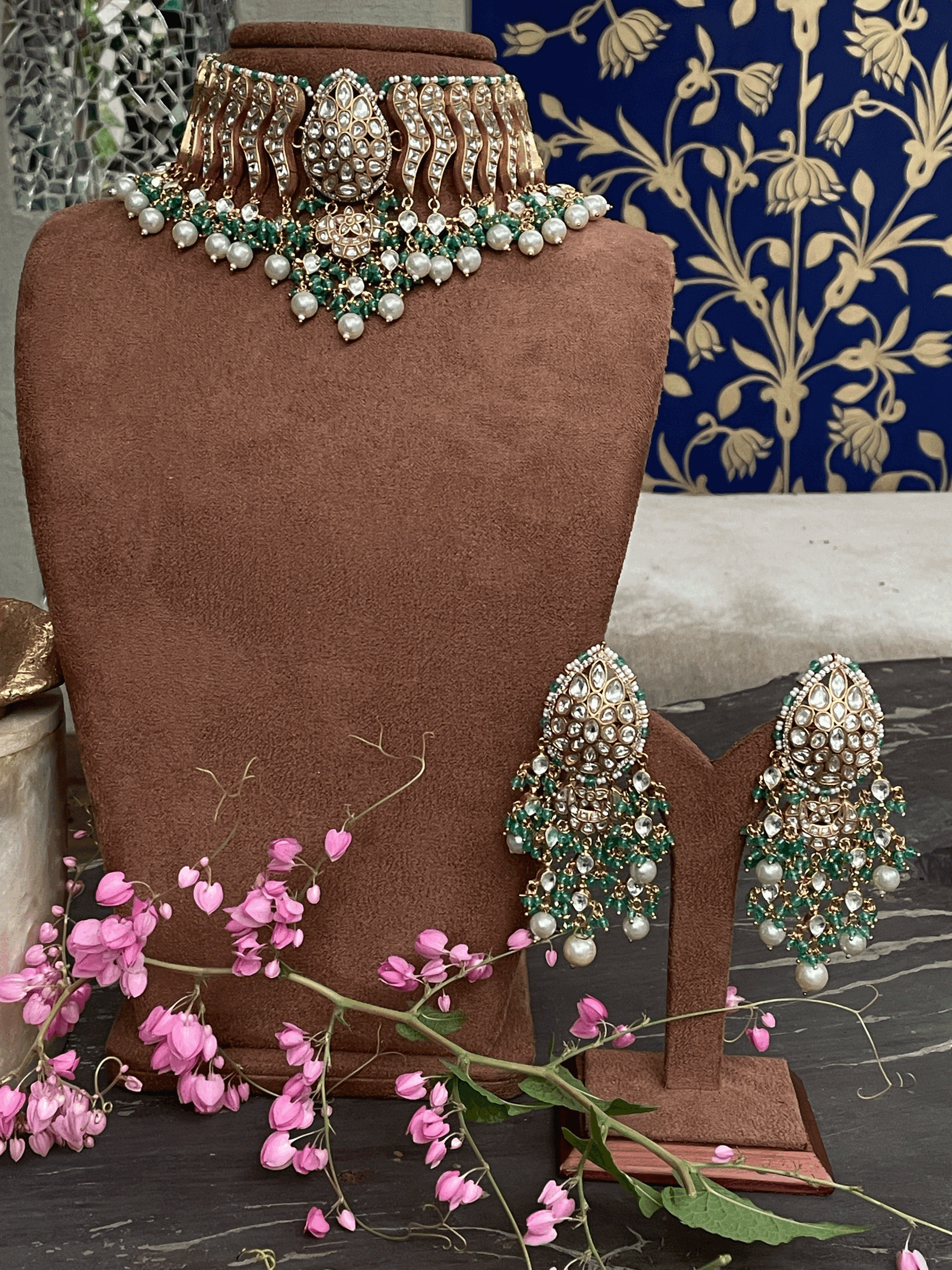 PEACOCK SHAPE WHITE AND SEA GREEN NECKLACE SET