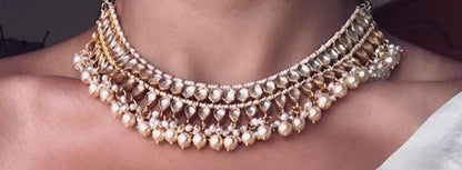 WHITE JADTAR SMALL STONE SINGLE LINE NECKLACE WITH PEARL