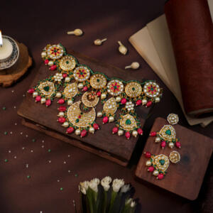 White Necklace set with pearls and ruby pink beads