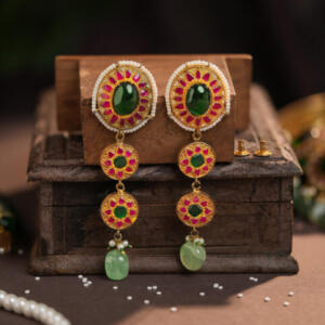 Long oval shape earings with emerald and ruby stones and beads