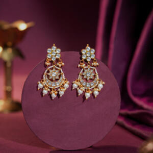 Minimalistic chandbali jaday earrings