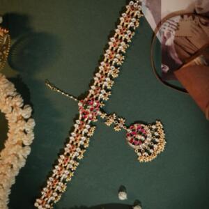 Peacock design pink & Green gold plated Mathapatti