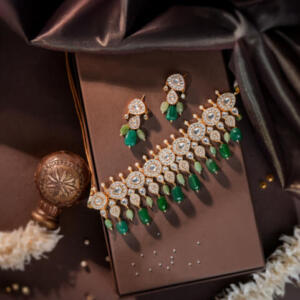 Emerald green beaded gold plated choker set