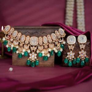 Handcrafted Bridal necklace with Emerald green tumble beads