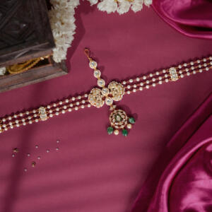 Green & white gold plated mathapatti