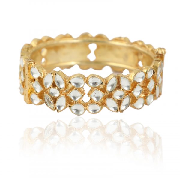 PLAIN WHITE JADTAR STONE BANGLES(SINGLE PIECE)