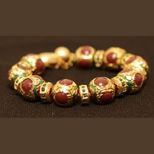 Loose Bracelet With Traditional Touch