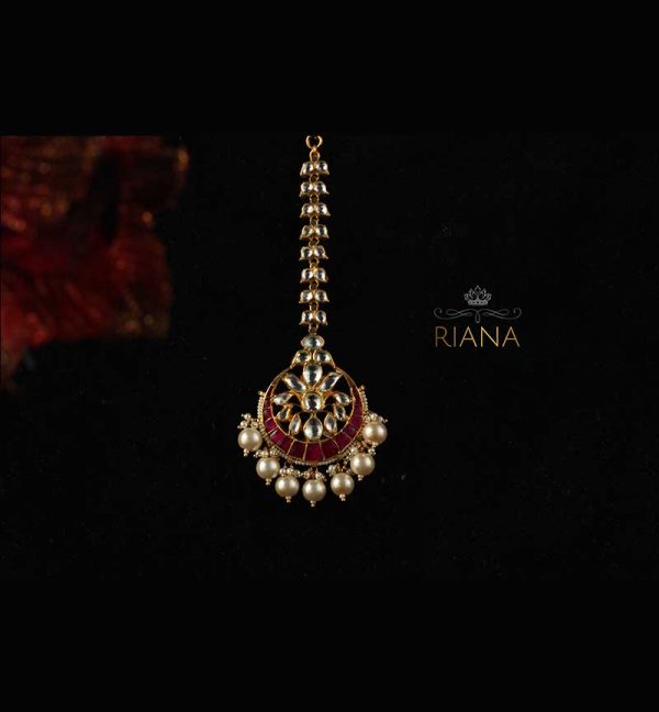 Red Jadtar studded maangtikka with pearls