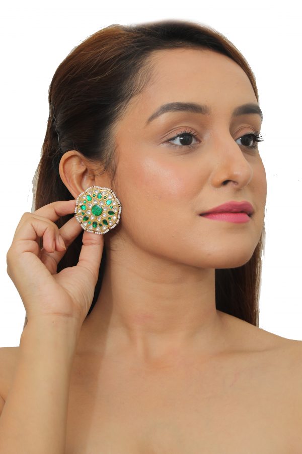 WHITE AND GREEN JADTAR STONE HEAVY BRIDAL NECKLACE SET WITH WHITE AND GREEN STUDS