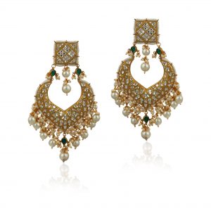LONG CHAND BAALI EARRINGS WITH WHITE JADTAR STONES AND A TOUCH OF GREEN