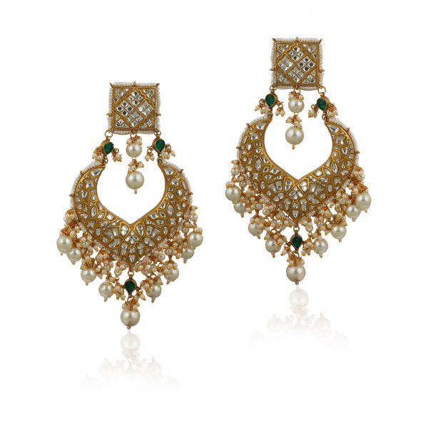 LONG CHAND BAALI EARRINGS WITH WHITE JADTAR STONES AND A TOUCH OF GREEN