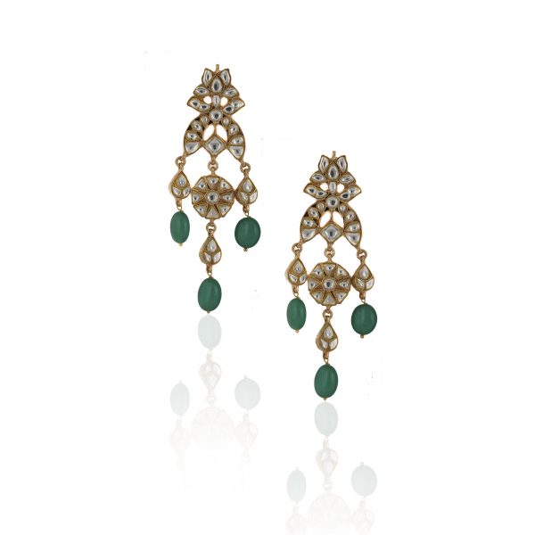 WHITE JADTAR STONE EARRINGS WITH GREEN BEADS