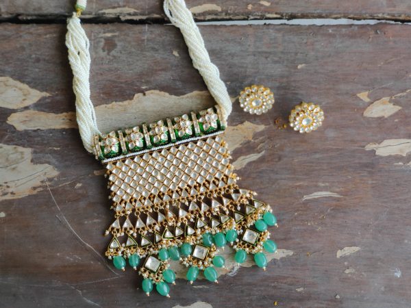 RAJWADI STYLE PENDANT NECKLACE WITH STUD EARRINGS