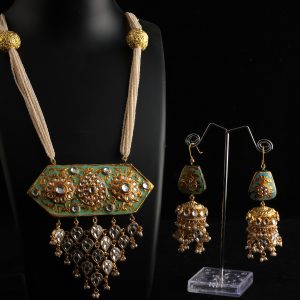 Sea green pendant with changeable sides