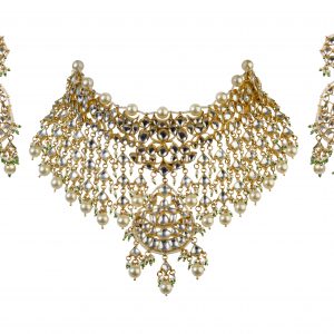 WHITE JADTAR STONE HEAVY NECKLACE SET