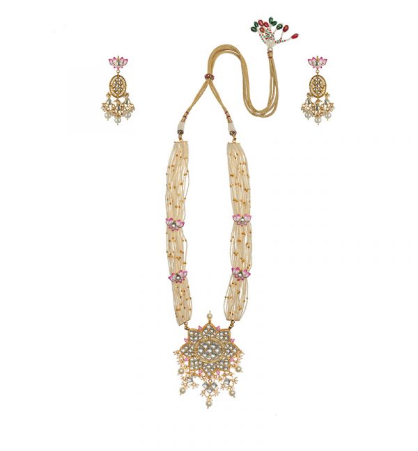 Traditiona Styled Pendant Set of pink florals