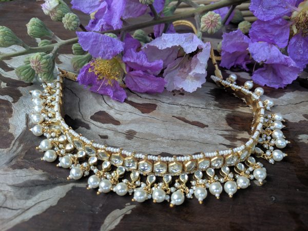 WHITE JADTAR SMALL STONE SINGLE LINE NECKLACE WITH PEARL