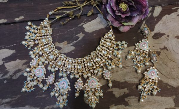 PINK AND WHITE MINA WORK NECKLACE SET WITH FIROZI HINT