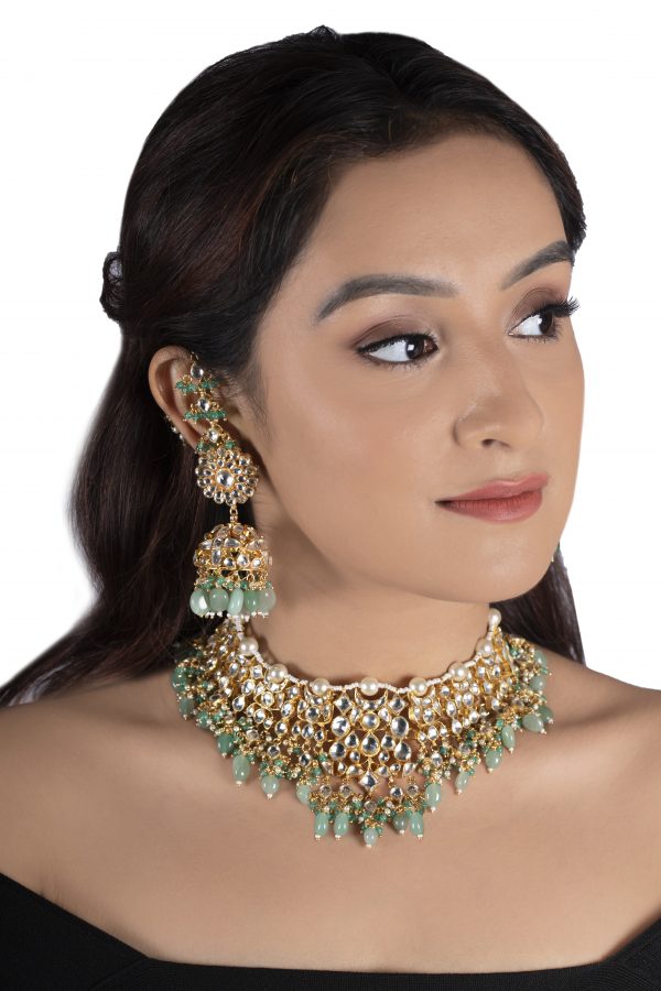 WHITE JADTAR STONE HEAVY NECKLACE WITH PEARL AND SEA GREEN BEADS WITH JHUMKI