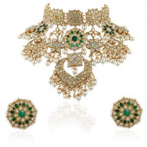 WHITE AND GREEN JADTAR STONE HEAVY BRIDAL NECKLACE SET WITH WHITE AND GREEN STUDS