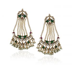 Passa style earrings with green jadtar stones