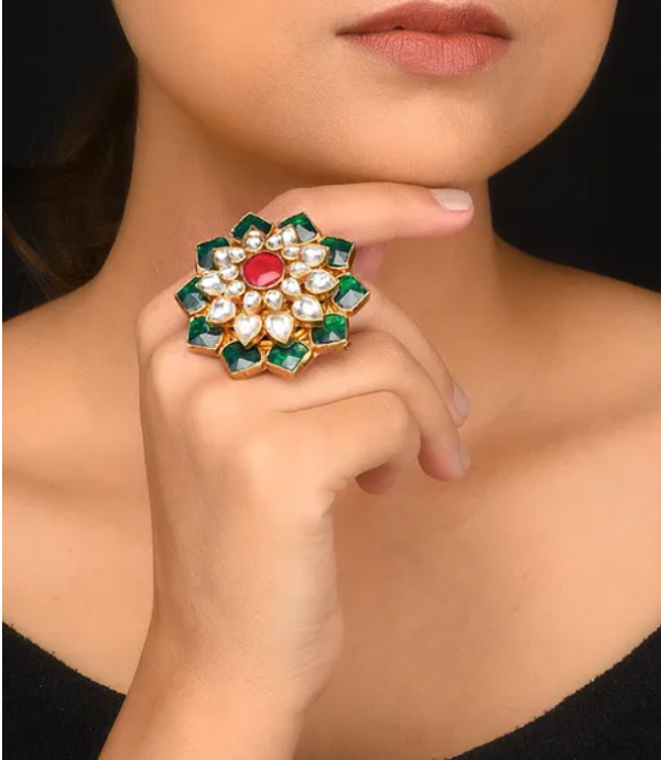 Big stone floral green ring